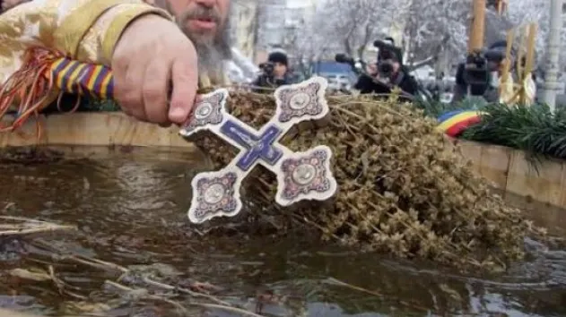 Boboteaza, tradiţii şi obiceiuri. Ce să faci NEAPĂRAT în ziua în care se deschid Cerurile 