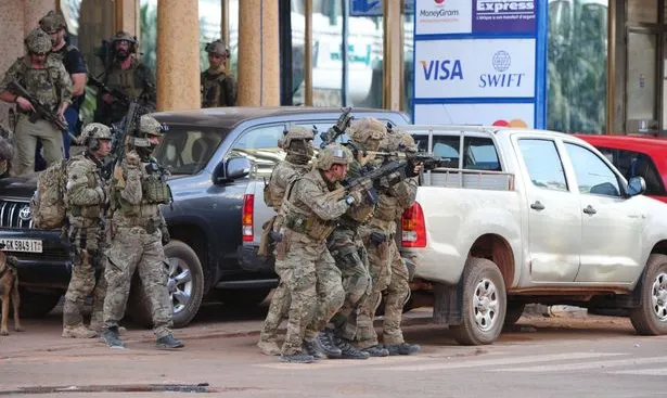 Victimele atentatului din Burkina Faso provin din 18 ţări. Ultimul bilanţ: 29 de morţi