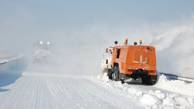 Două microbuze cu pasageri, blocate pe Autostrada Soarelui
