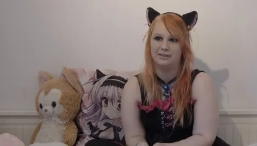 Pisică, în corp uman. Mărturiile șocante ale unei tinere care are instinctele unei feline 