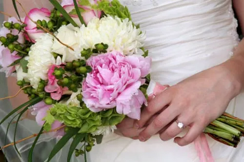 Aşa arată extravaganţa la o nuntă! Fotografiile cu o mireasă din China şi "zestrea" ei, virale