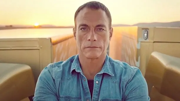 Cum arată fiica celebrului actor Jean-Claude Van Damme. Tânăra urmează exemplul tatălui ei