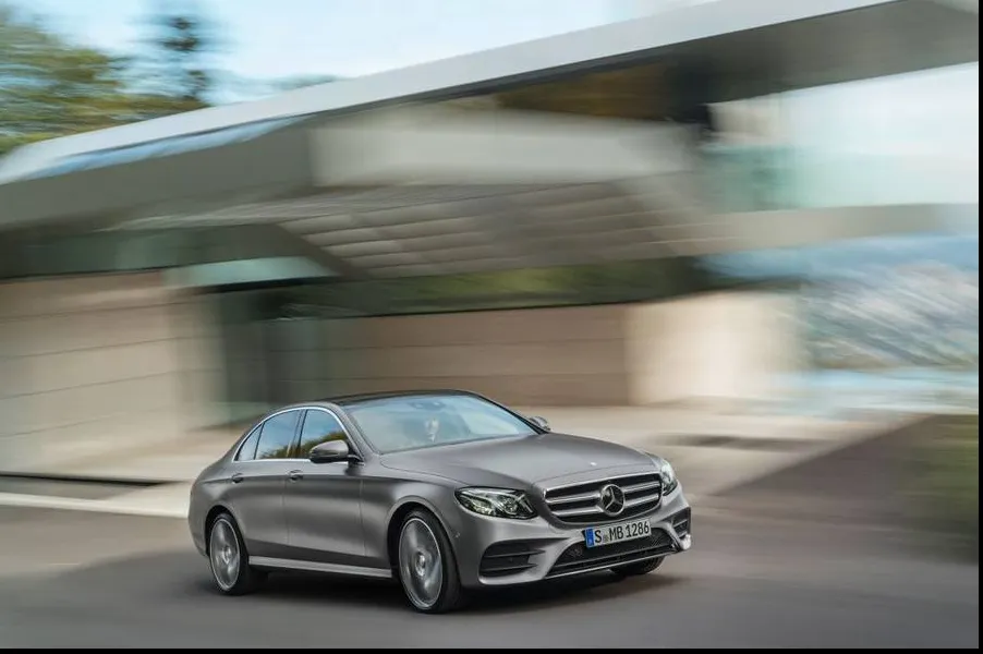 Mercedes-Benz E Class 2017. Maşina inteligentă care se conduce singură