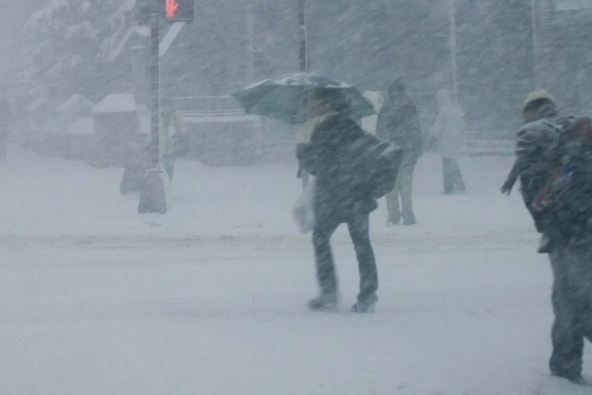 Vremea rea revine! INFORMARE METEO de ninsori şi viscol