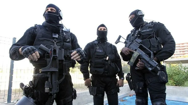 Tunisianul împușcat la Paris fusese expulzat din România în 2011