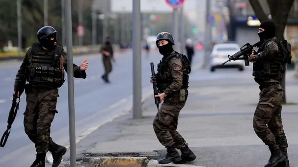 Atac sinucigaş la Istanbul. O imagine care pare să surprindă momentul exploziei, făcută publică
