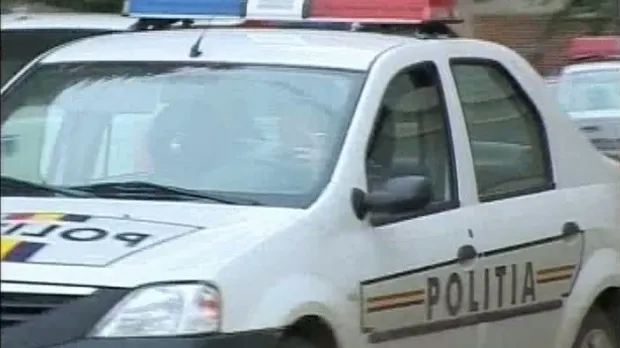 Tavanul unei secţii de Poliţie, prăbuşit la câteva luni de la renovare. Cine a executat lucrarea