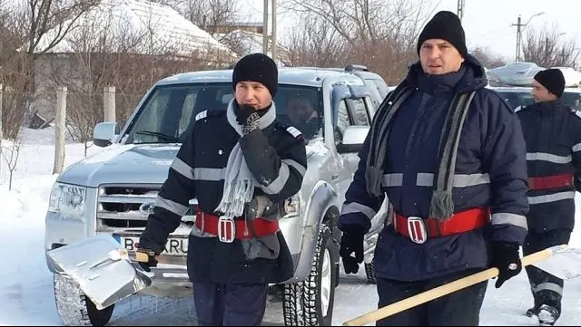 Peste 6.000 de polițiști, pompieri și jandarmi intervin în judeţele afectate de viscol