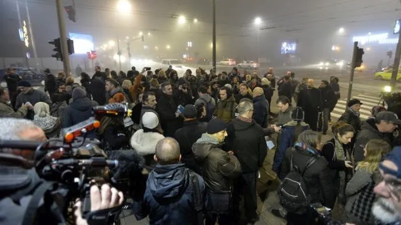 Jurnaliştii sârbi, proteste faţă de "presiunile politice". "Situația se deteriorează pe zi ce trece"
