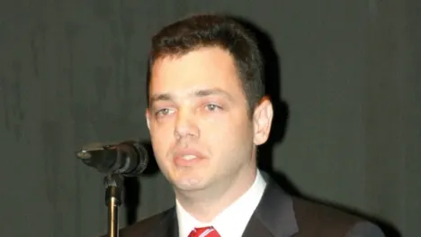 Un senator a fost trimis în judecată pentru evaziune fiscală şi complicitate la spălare de bani 