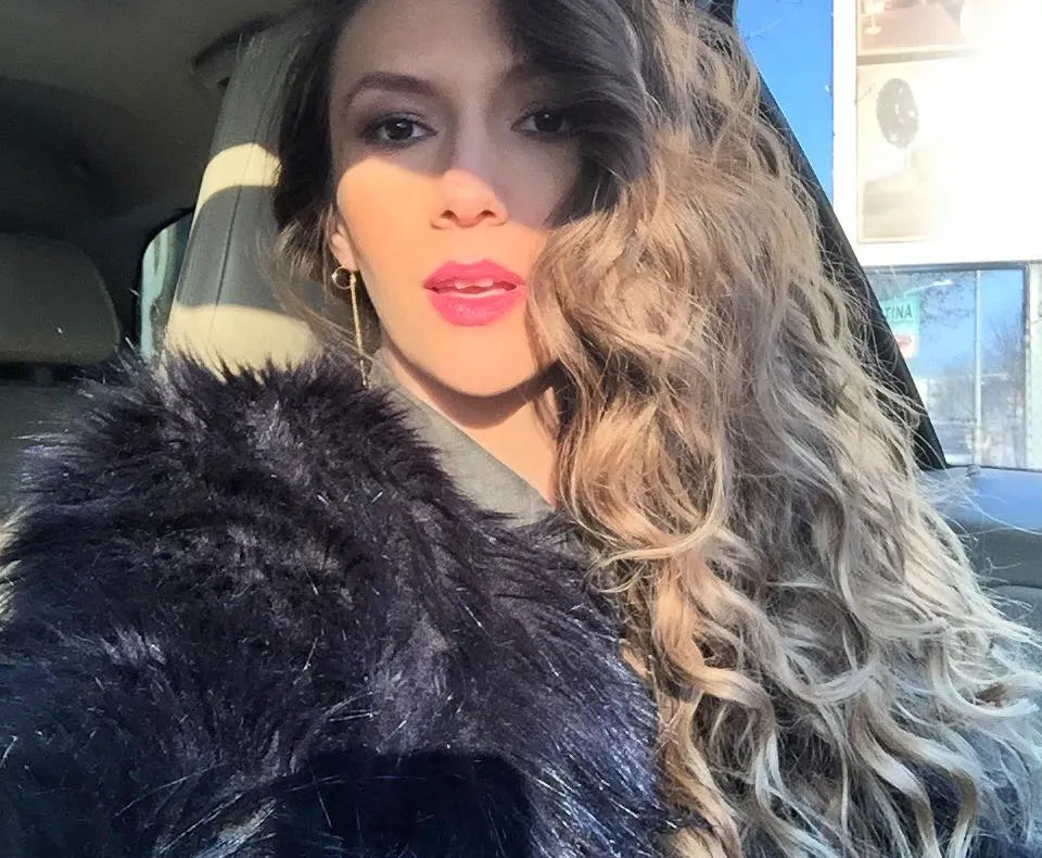Surpriză: Adela Popescu s-a tuns în direct la TV