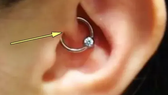 De ce se poartă acest piercing la ureche. Adevăratul motiv te va lăsa fără cuvinte