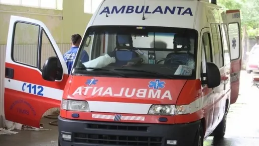 Impact violent între un microbuz şi un autobuz, în Cluj: patru victime, între care trei copii 