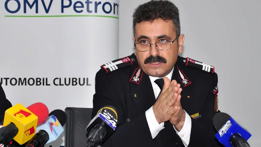 Dacian Cioloş l-a eliberat din funcţie pe şeful IGSU, Nicolae Cornea 
