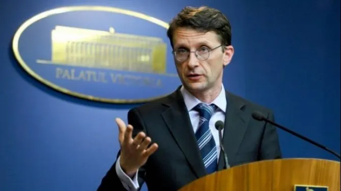 Cum motivează Guvernul demiterea prefecţilor