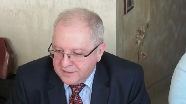 Cum a reuşit un politician să fie desemnat candidat la Primărie de PNL şi PMP, în aceeaşi săptămână
