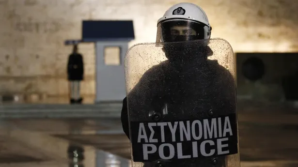 Trei britanici înarmaţi, arestaţi în Grecia, în apropiere de frontiera cu Turcia