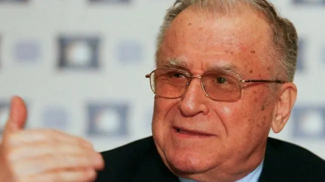Iliescu revine cu explicații după declarațiile șocante despre dosarul Revoluției