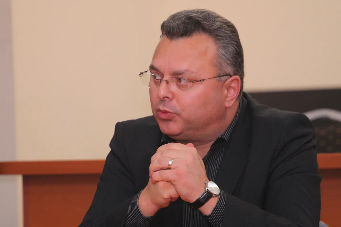 DEZVĂLUIRI LA “JOCURI DE PUTERE”: Un șef liberal, suspect de legături cu Securitatea ceaușistă?