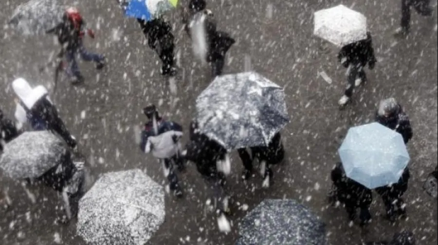 Anunț meteo de vreme rea. Ploi, ninsori și vânt puternic în mai multe zone din țară