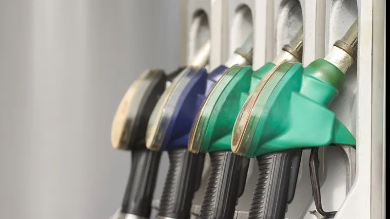 Site-urile Lukoil, blocate după ce compania din Rusia a cerut oprirea războiului din Ucraina