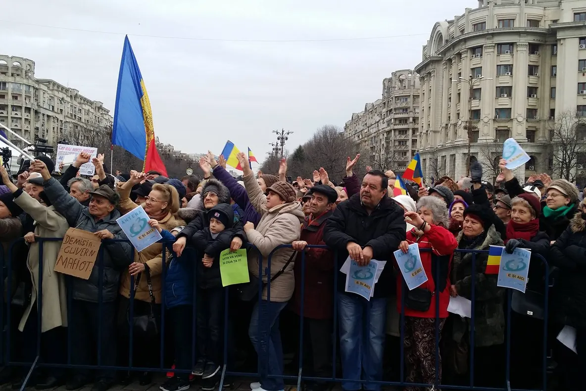 Miting în Piața Constituției pentru Antena 3. 5.000 de oameni au ieşti în stradă
