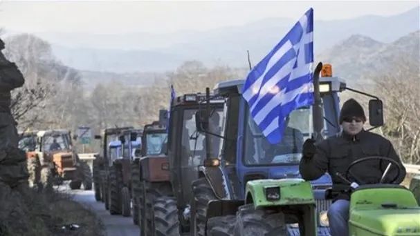 MAE: Transportatorii blocaţi la graniţa eleno-bulgară pot folosi o rută prin Macedonia