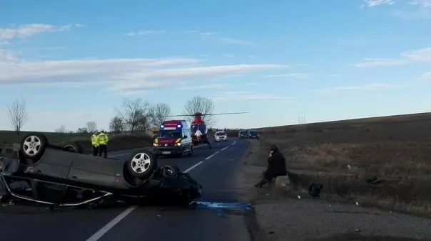 Accident cumplit la Iași. Șoferul a ieșit prin parbriz. Polițiștii au înghețat când au văzut cine e
