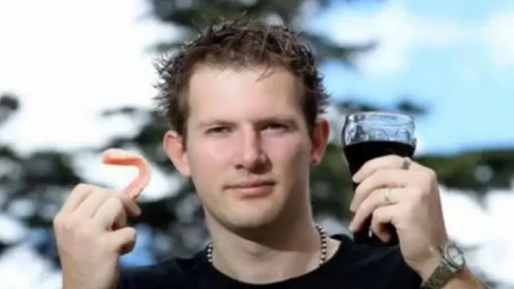 A băut 8 litri de COLA pe zi. VEZI CE A PĂŢIT