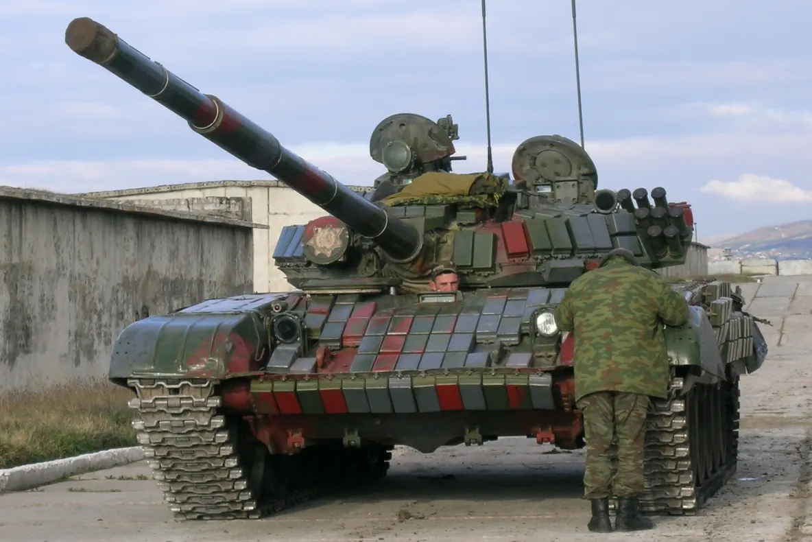 Ruşii se pregătesc de război. Au inventat Lada cu şenile de tanc