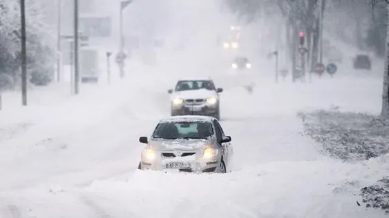 Vremea schimbă foaia: lapoviţă şi ninsoare! Prognoza meteo pe trei zile