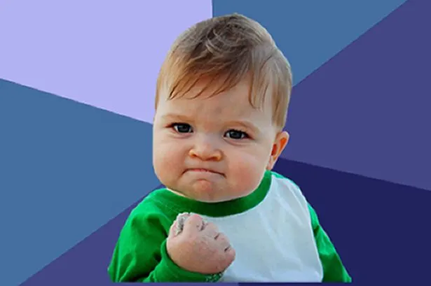 Cum arată acum „success kid”, băieţelul care a oferit faţa celui mai cunoscut „meme” de pe Internet