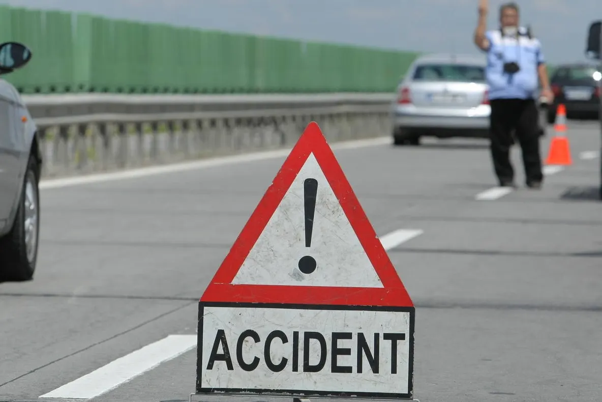 Accident rutier pe DN 2, în această seară! O persoană a decedat. Care e starea victimelor 