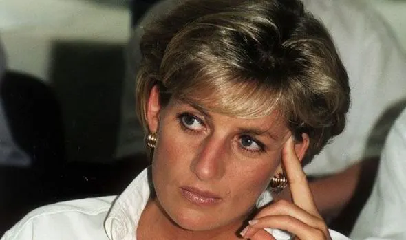 Secretul pe care-l ascundea Prințesa Diana, cu puțin timp înainte de accident. Casa Regală e șocată