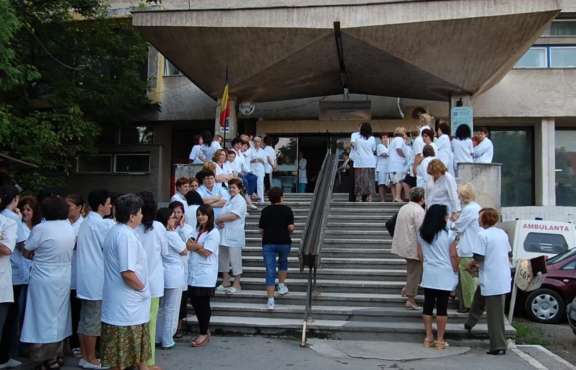Consideraţi că ameninţarea medicilor cu proteste şi grevă generală este îndreptăţită?