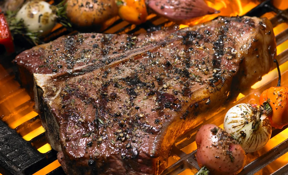 Ce să nu mănânci alături de carne, ca să nu te îmbolnăveşti crunt