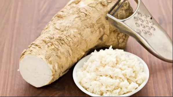 Reţeta naturală cu hrean care topeşte grăsimea din talie