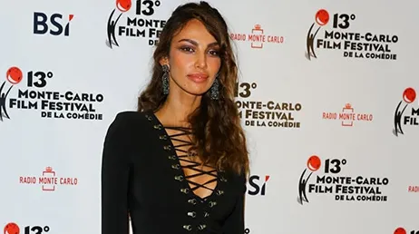 Mădălina Ghenea, apariţie sexy într-o rochie românească la Monte Carlo