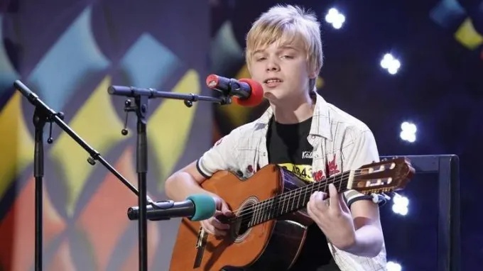 În 2013, i-a făcut să plângă pe juraţii de la "Românii au talent". Cum arată acum Adrian Aron