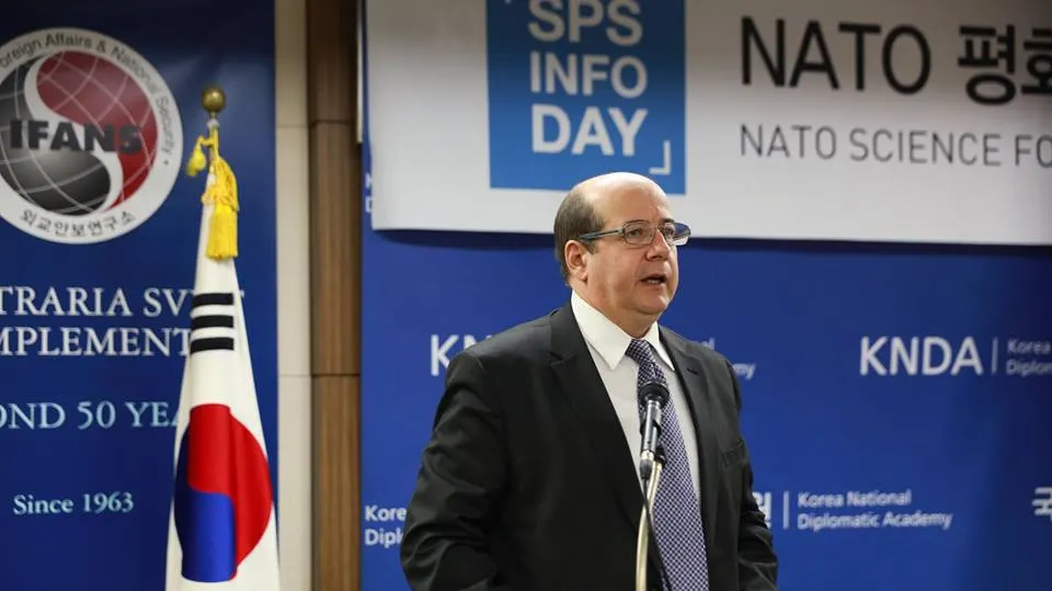 Sorin Ducaru, românul cu cea mai înaltă funcţie în cadrul NATO, despre securitatea cibernetică