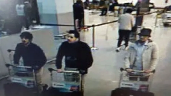 Atentate Bruxelles. Teroriştii au venit cu taxiul şi au ascuns bombele în valize