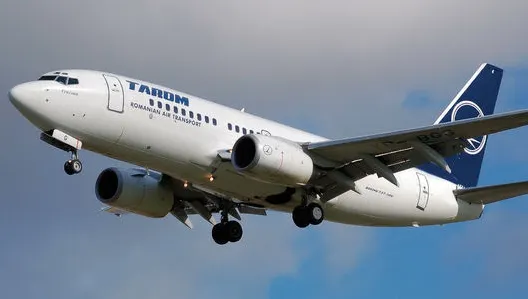 TAROM se îngroapă în pierderi de la un an la altul: aeronavele au întârzieri de zeci de minute