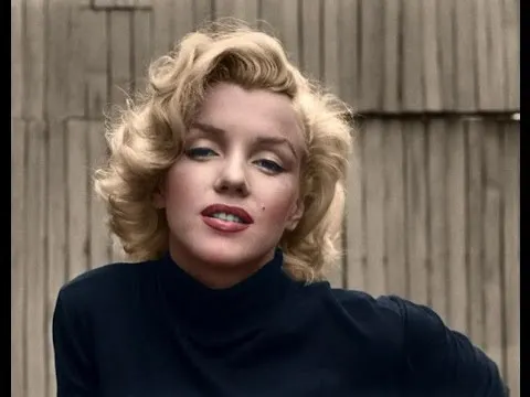 Cum arăta Marilyn Monroe la vârsta de 36 de ani, când a murit. Ultima şedinţă foto a divei