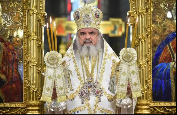 Lucian Mîndruţă, mesaj dur împotriva BOR şi a "noului ortodoxism militant"