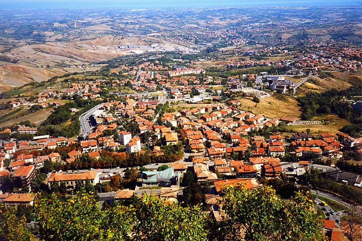 O româncă vrea să devină primar într-un orăşel din Italia. E atât de frumoasă!