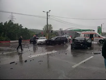 Accident grav în Cernavodă! Mai multe persoane, transportate de urgenţă la spital