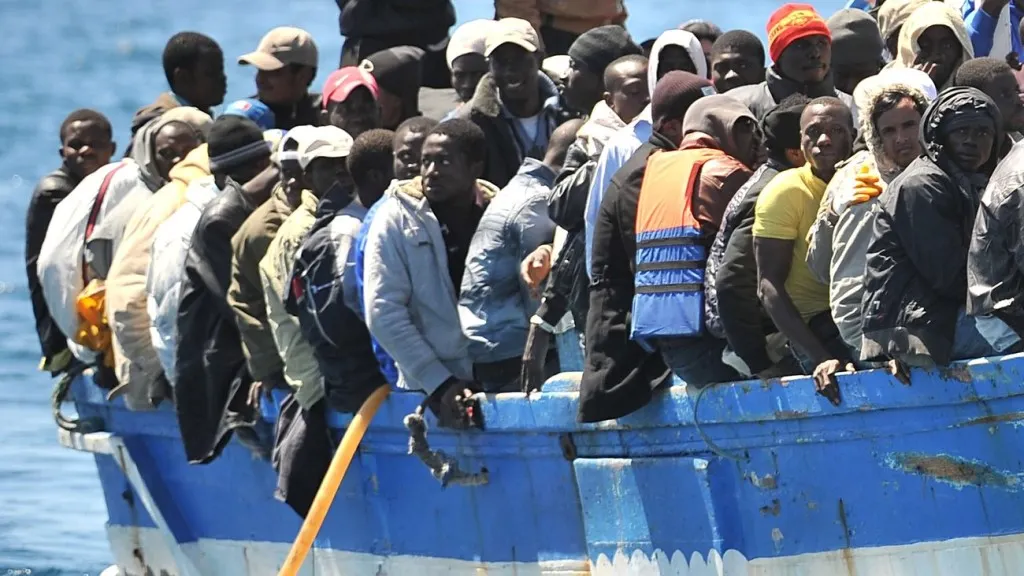 Autorităţile italiene au salvat 4.500 de migranţi într-o singură zi