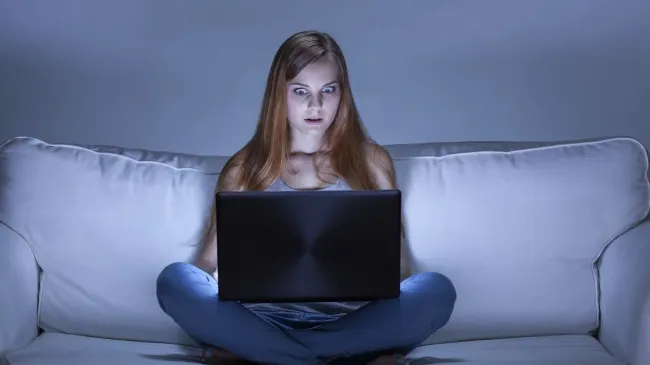 5 postări pe Facebook pentru care îţi poţi pierde locul de muncă