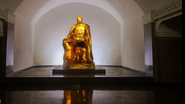 Cum arată staţiile de metrou din Coreea de Nord! O să rămâi umit