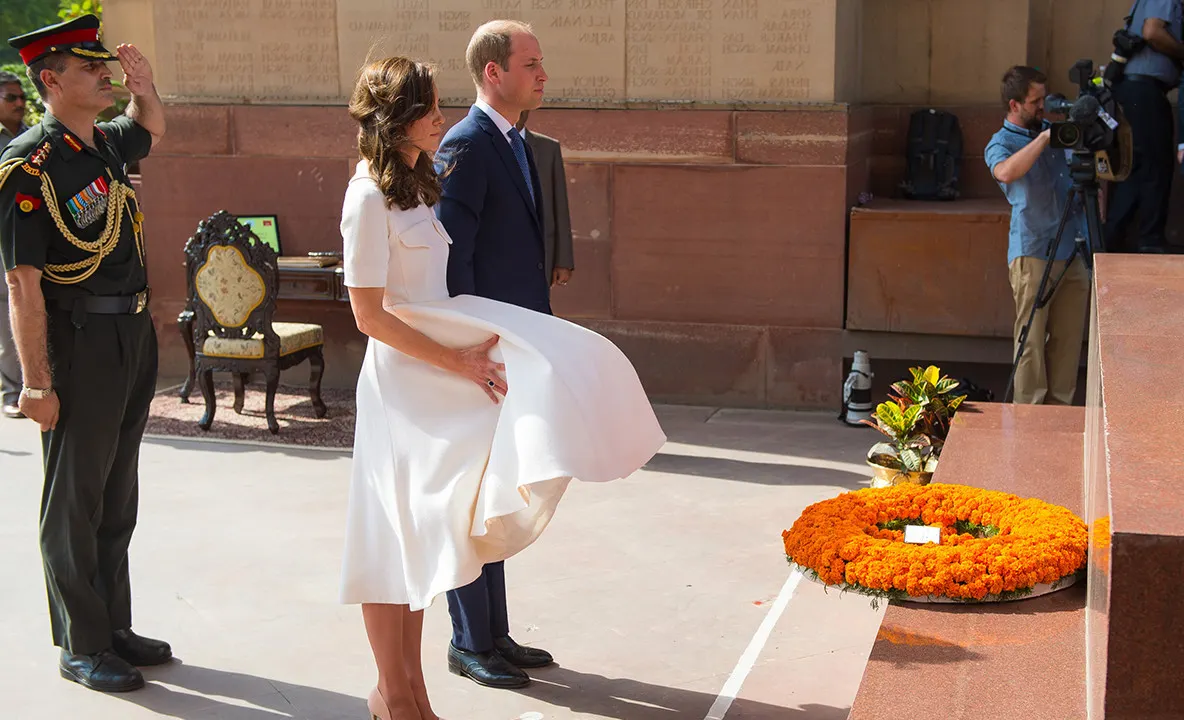 Kate Middleton, moment jenant în India. I s-a ridicat fusta și... Totul a fost filmat!